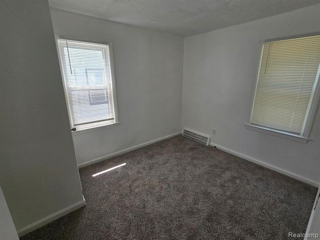 19425 Faust Avenue, Detroit, MI 48219