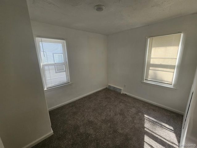 19425 Faust Avenue, Detroit, MI 48219