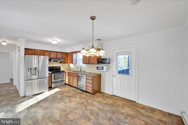 1568 N READING RD, Stevens, PA 17578