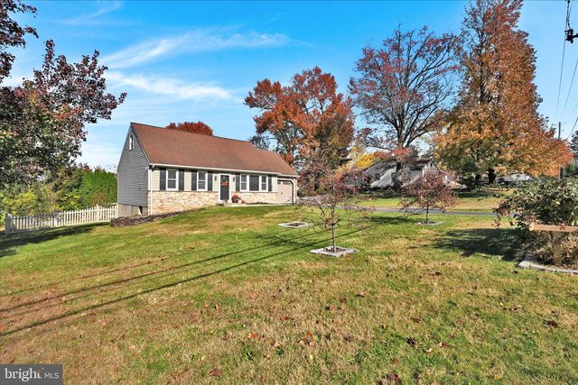 1568 N READING RD, Stevens, PA 17578