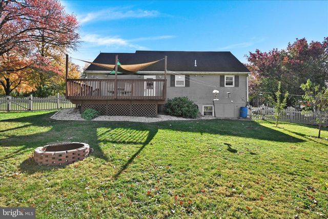 1568 N READING RD, Stevens, PA 17578
