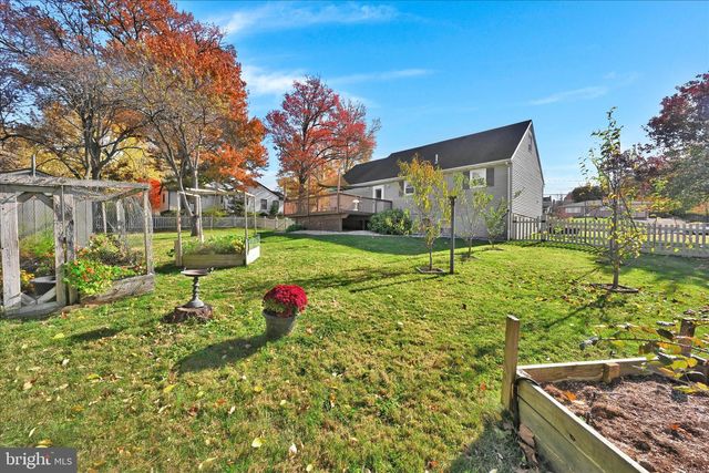 1568 N READING RD, Stevens, PA 17578