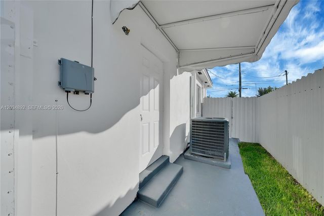 7555 SW 28th St Road b, Miami, FL 33155