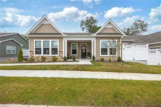 221 Richmond AVE, Smithfield, VA 23430