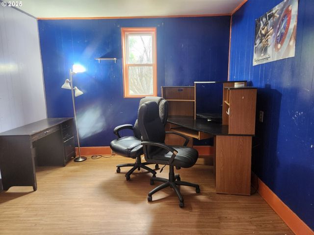 82 Nw 3rd St, Ontario, OR 97914