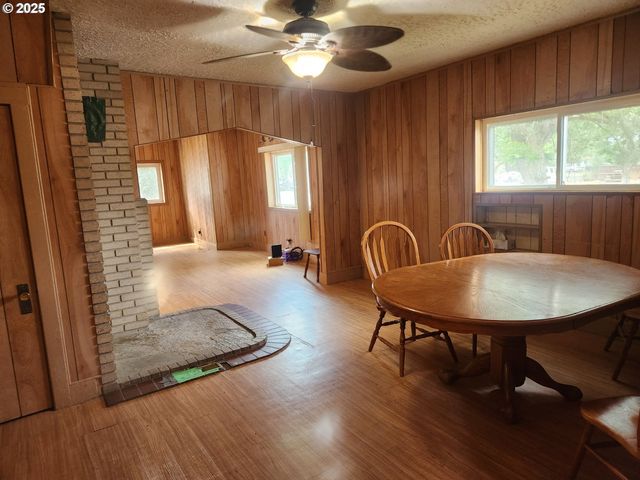 82 Nw 3rd St, Ontario, OR 97914