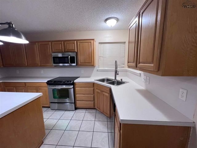 6031 VAN DORN DRIVE, Wichita Falls, TX 76310