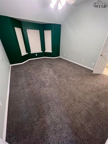 6031 VAN DORN DRIVE, Wichita Falls, TX 76310