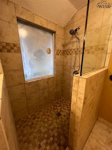 6031 VAN DORN DRIVE, Wichita Falls, TX 76310