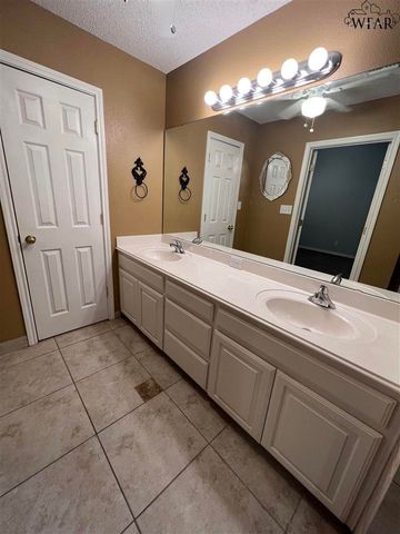 6031 VAN DORN DRIVE, Wichita Falls, TX 76310