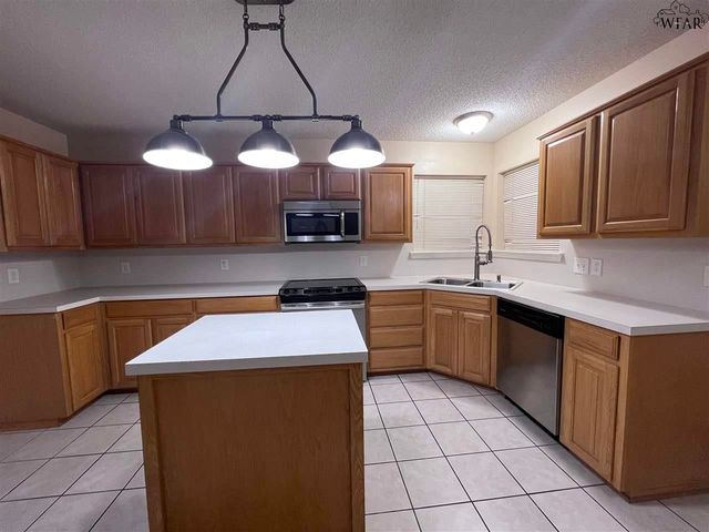 6031 VAN DORN DRIVE, Wichita Falls, TX 76310