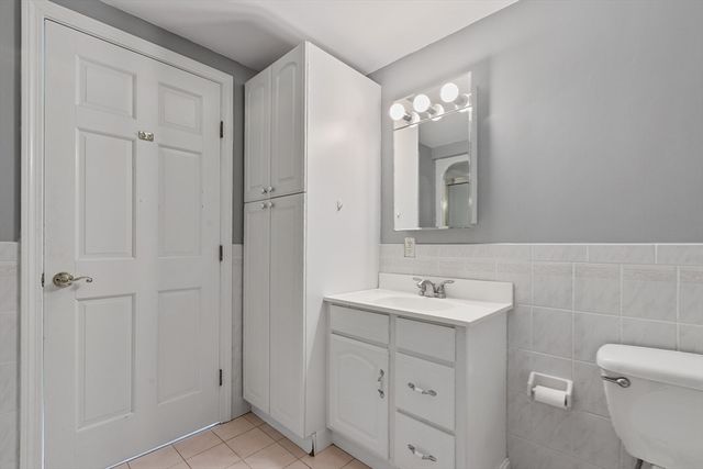 1 Violet Rd, Burlington, MA 01803
