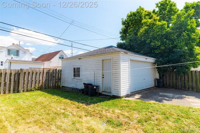 1821 4th Street, Wyandotte, MI 48192