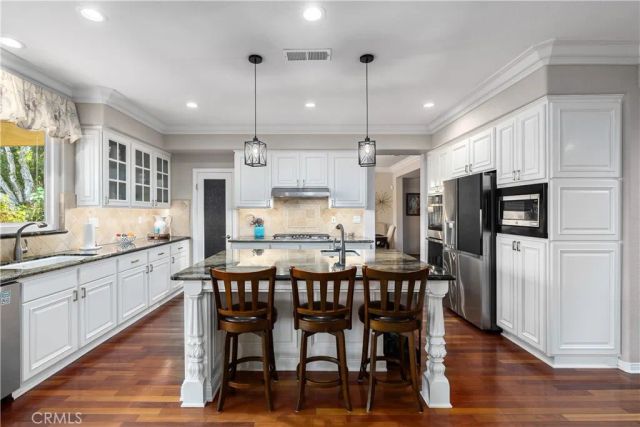 2398 Meadow Glen, La Verne, CA 91750