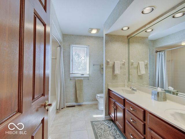 1154 Woodgate Drive, Carmel, IN 46033