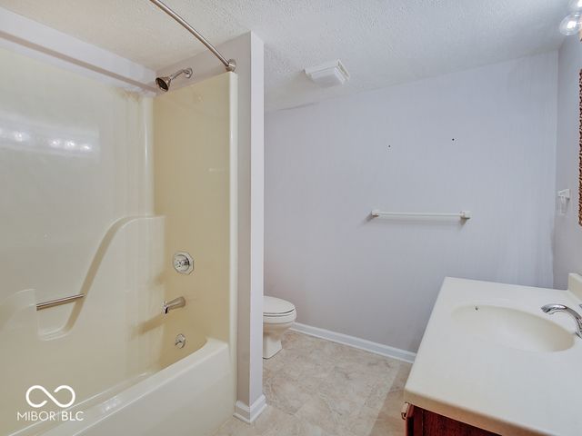 1154 Woodgate Drive, Carmel, IN 46033