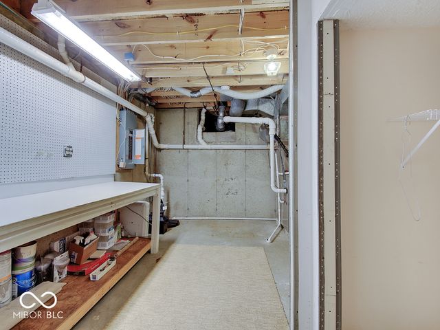 1154 Woodgate Drive, Carmel, IN 46033