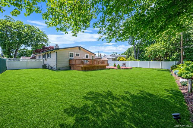 43 Dale Lane, Smithtown, NY 11787