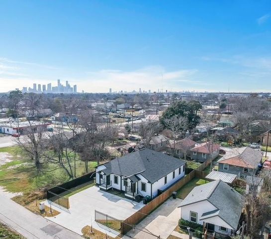 4013 Falls Street, Houston, TX 77026