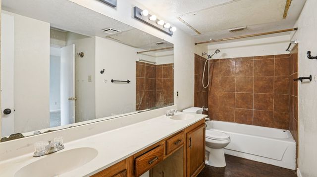 4606 Chapman Street, The Colony, TX 75056