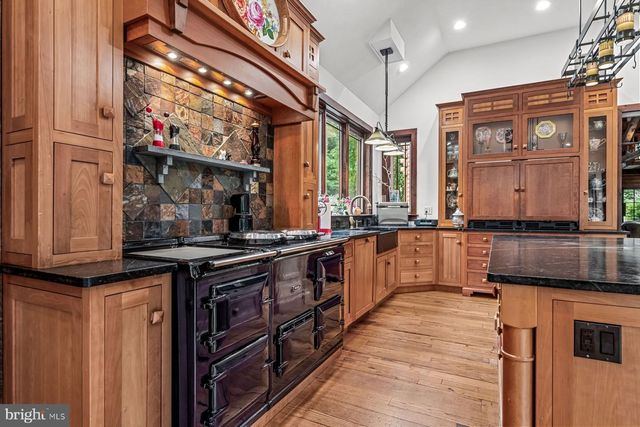 1408 RENE RD, Villanova, PA 19085