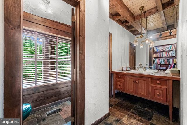 1408 RENE RD, Villanova, PA 19085