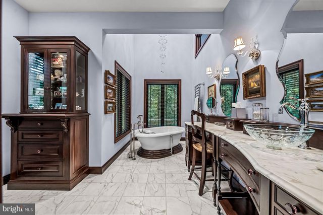 1408 RENE RD, Villanova, PA 19085