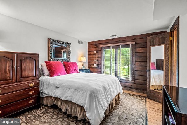 1408 RENE RD, Villanova, PA 19085