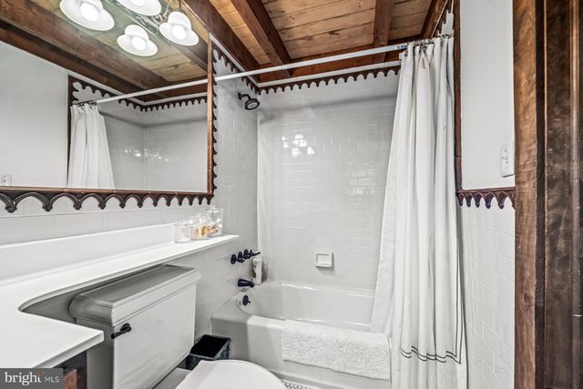 1408 RENE RD, Villanova, PA 19085