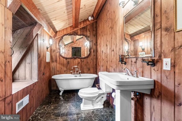 1408 RENE RD, Villanova, PA 19085