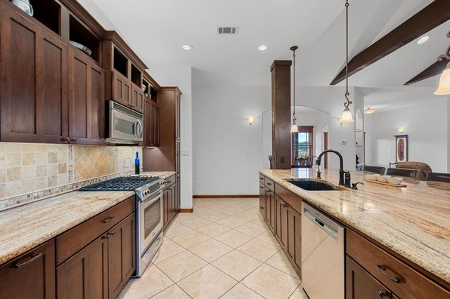 611 Post Oak DR, Dripping Springs, TX 78620