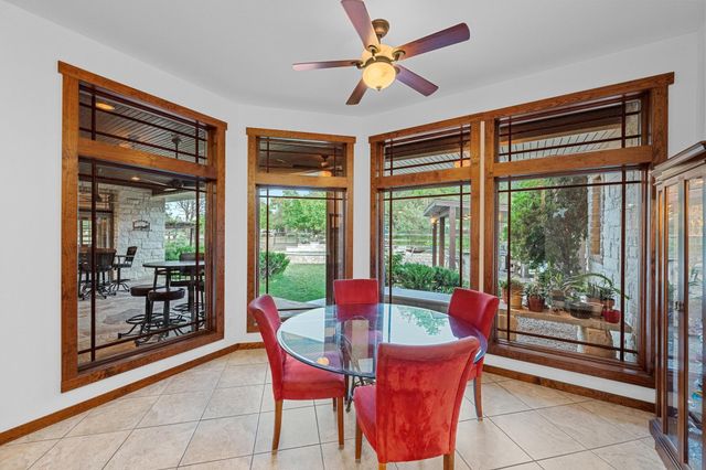 611 Post Oak DR, Dripping Springs, TX 78620