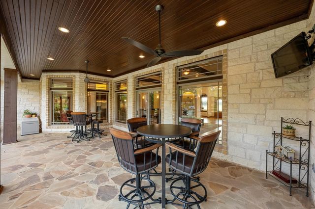 611 Post Oak DR, Dripping Springs, TX 78620