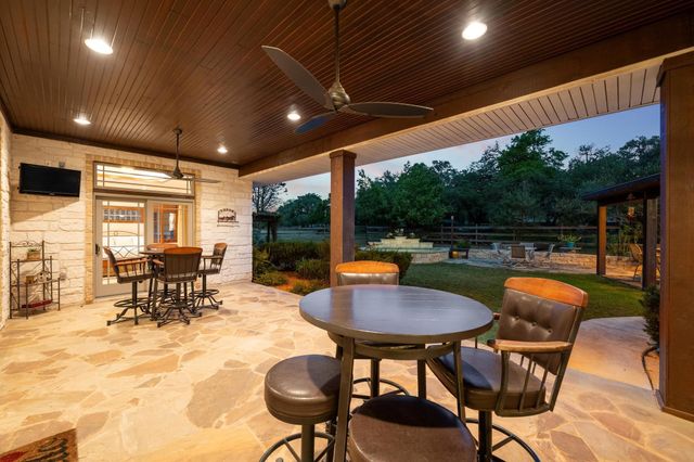 611 Post Oak DR, Dripping Springs, TX 78620