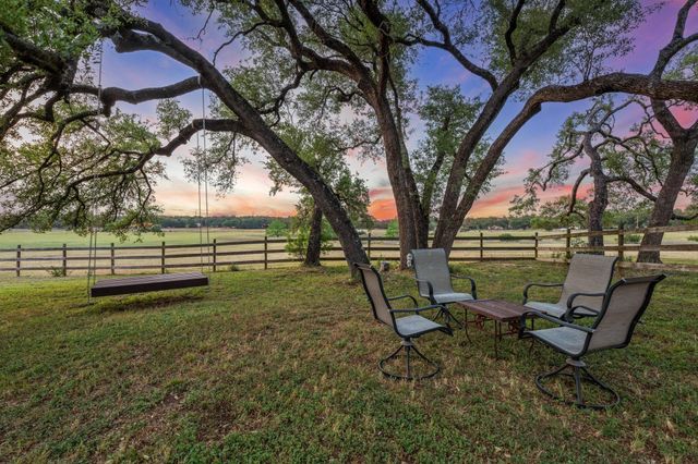 611 Post Oak DR, Dripping Springs, TX 78620