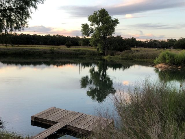 611 Post Oak DR, Dripping Springs, TX 78620