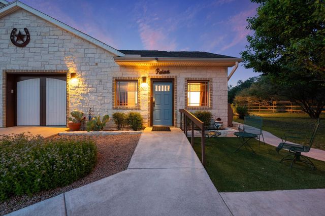 611 Post Oak DR, Dripping Springs, TX 78620