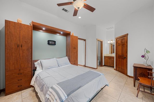 611 Post Oak DR, Dripping Springs, TX 78620