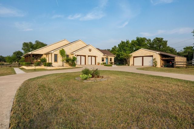611 Post Oak DR, Dripping Springs, TX 78620