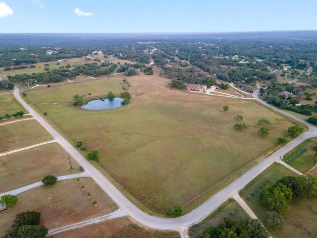 611 Post Oak DR, Dripping Springs, TX 78620