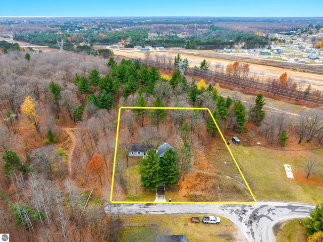 4740 N Manor Wood Drive, Traverse City, MI 49685