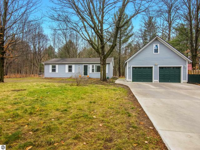 4740 N Manor Wood Drive, Traverse City, MI 49685