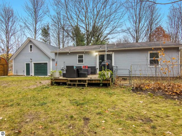 4740 N Manor Wood Drive, Traverse City, MI 49685