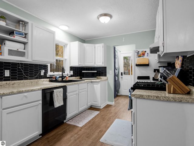 4740 N Manor Wood Drive, Traverse City, MI 49685