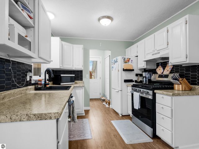 4740 N Manor Wood Drive, Traverse City, MI 49685