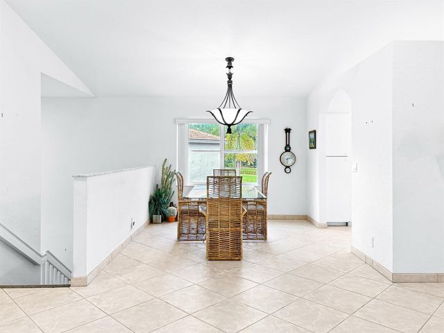7880 Laina Lane 3, Boynton Beach, FL 33437