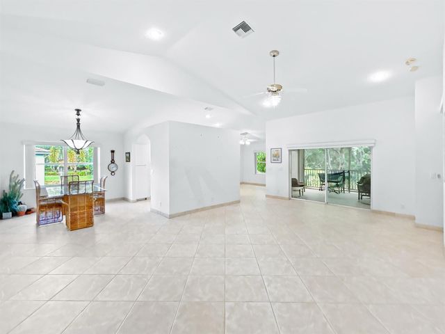 7880 Laina Lane 3, Boynton Beach, FL 33437