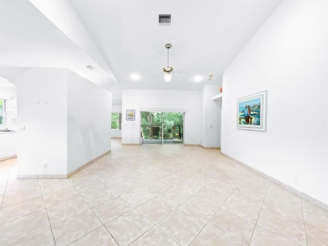 7880 Laina Lane 3, Boynton Beach, FL 33437