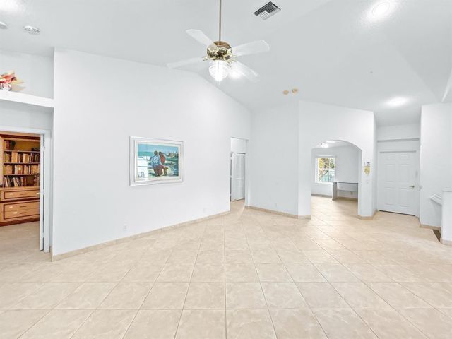 7880 Laina Lane 3, Boynton Beach, FL 33437
