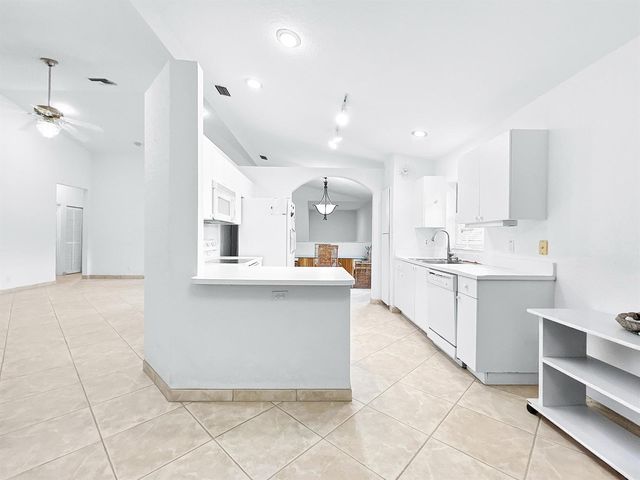 7880 Laina Lane 3, Boynton Beach, FL 33437